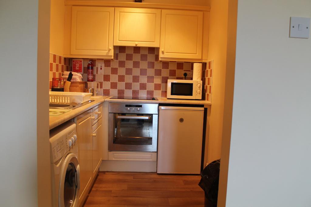 Serviced Apartments Wexford Room photo