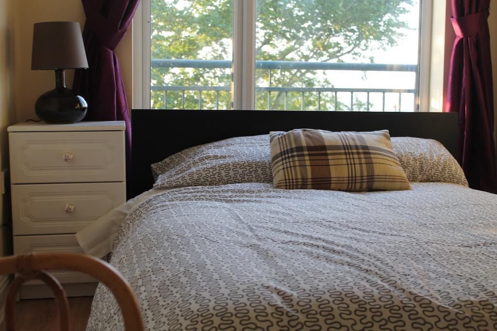 Serviced Apartments Wexford Room photo